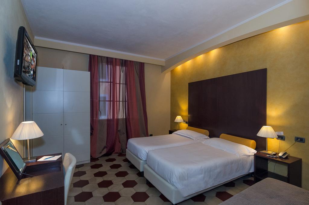 Hotel Novecento Πίζα Εξωτερικό φωτογραφία